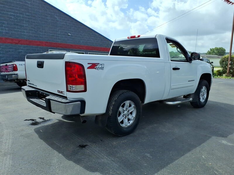 2012 GMC Sierra 1500 SLE - Photo 3 - Carmichaels, PA 15320