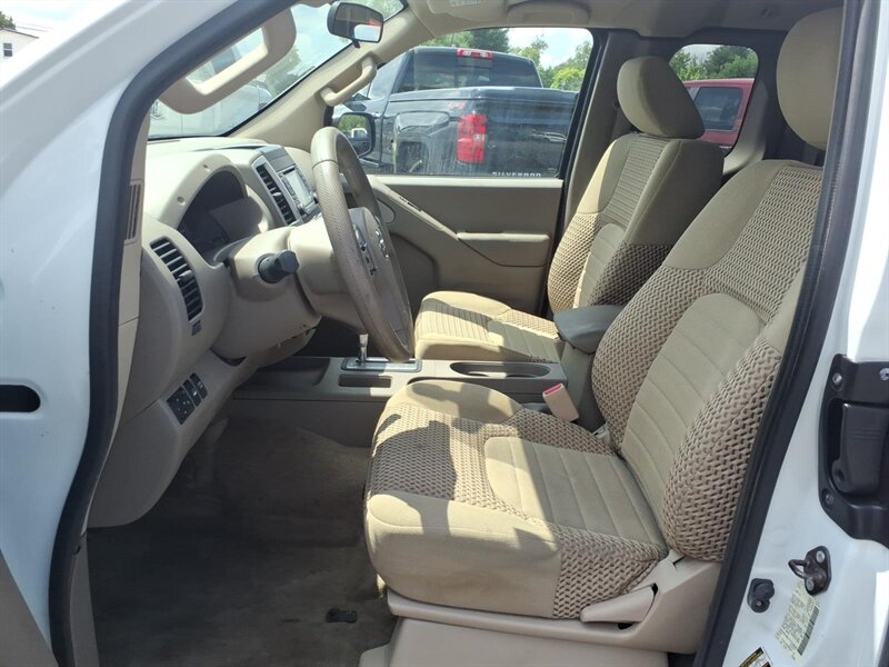 2016 Nissan Frontier SV V6 - Photo 8 - Carmichaels, PA 15320