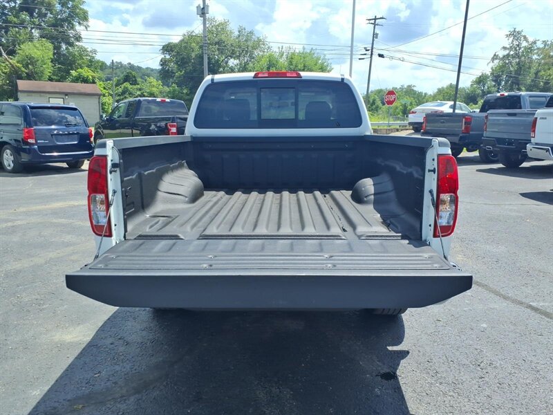 2016 Nissan Frontier SV V6 - Photo 11 - Carmichaels, PA 15320