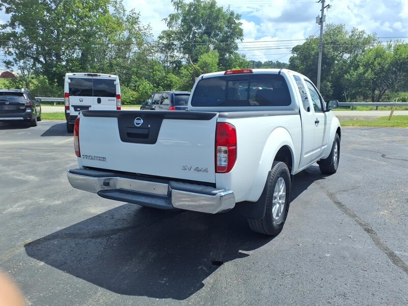 2016 Nissan Frontier SV V6 - Photo 6 - Carmichaels, PA 15320