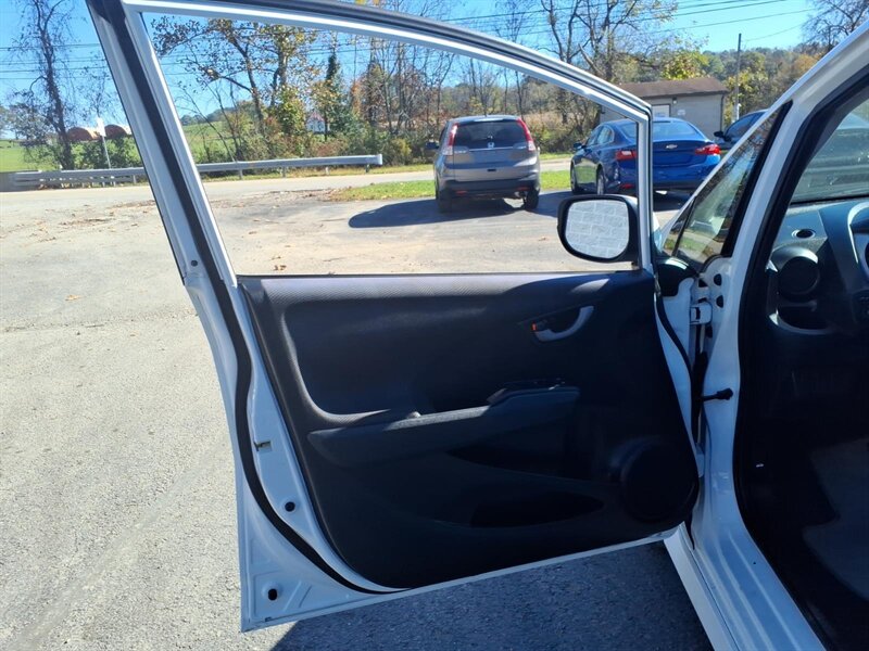 2009 Honda Fit Sport - Photo 8 - Carmichaels, PA 15320