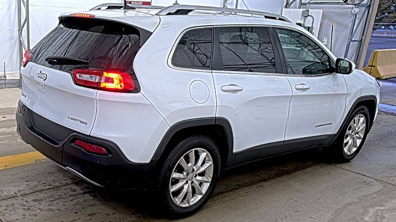2016 Jeep Cherokee Limited - Photo 2 - Carmichaels, PA 15320