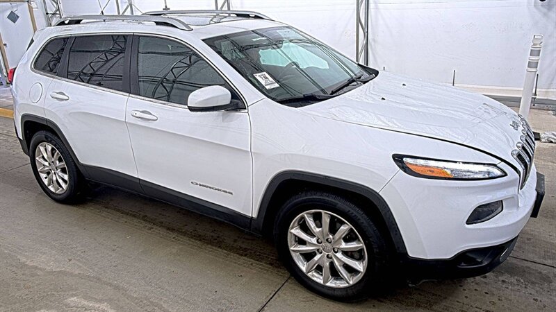 2016 Jeep Cherokee Limited - Photo 4 - Carmichaels, PA 15320