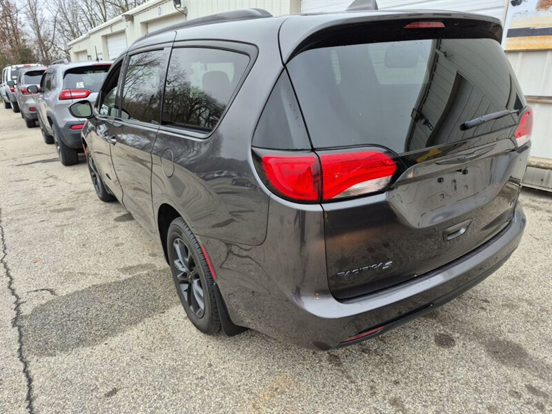 2020 Chrysler Pacifica Launch Edition - Photo 4 - Carmichaels, PA 15320