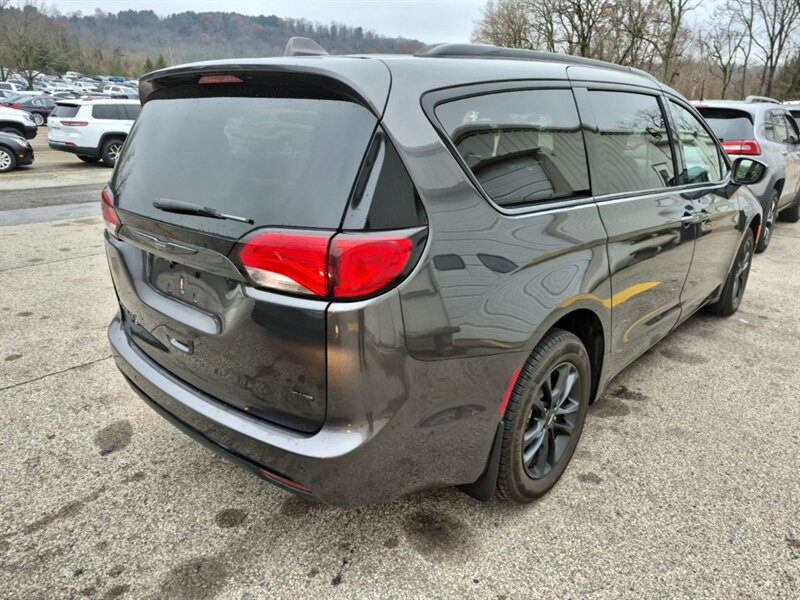 2020 Chrysler Pacifica Launch Edition - Photo 3 - Carmichaels, PA 15320