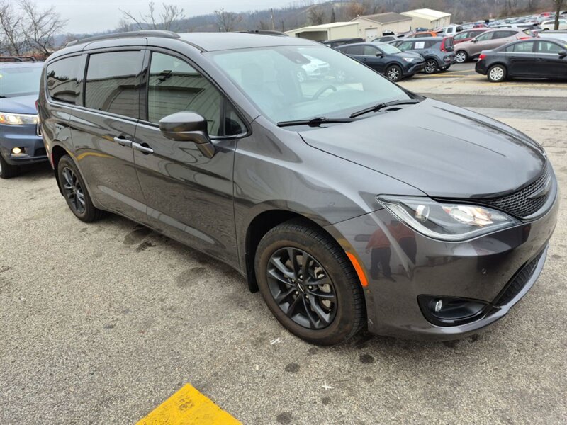 2020 Chrysler Pacifica Launch Edition - Photo 2 - Carmichaels, PA 15320