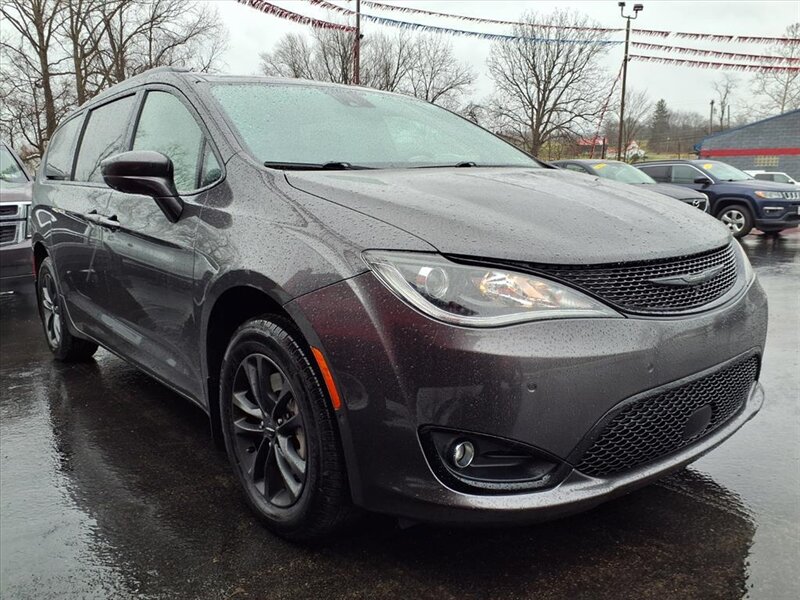 2020 Chrysler Pacifica Launch Edition  