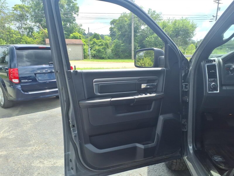 2022 RAM 1500 Classic Warlock - Photo 7 - Carmichaels, PA 15320