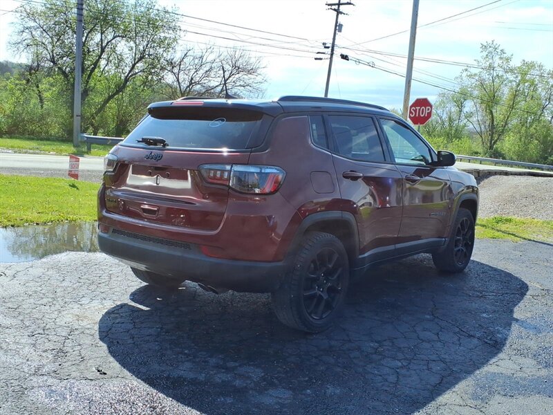 2022 Jeep Compass Altitude - Photo 4 - Carmichaels, PA 15320