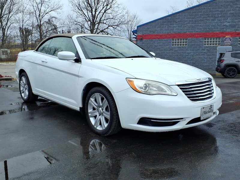 2012 Chrysler 200 Touring  