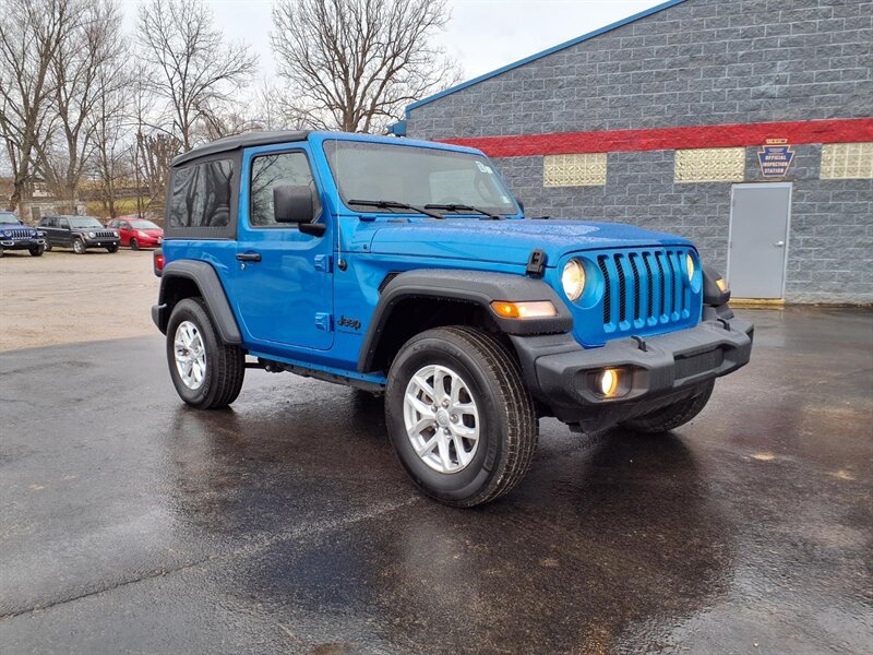 2023 Jeep Wrangler Sport S - Photo 4 - Carmichaels, PA 15320