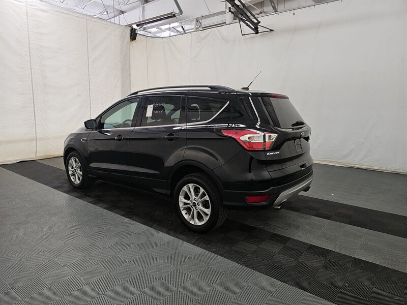 2017 Ford Escape SE - Photo 4 - Carmichaels, PA 15320