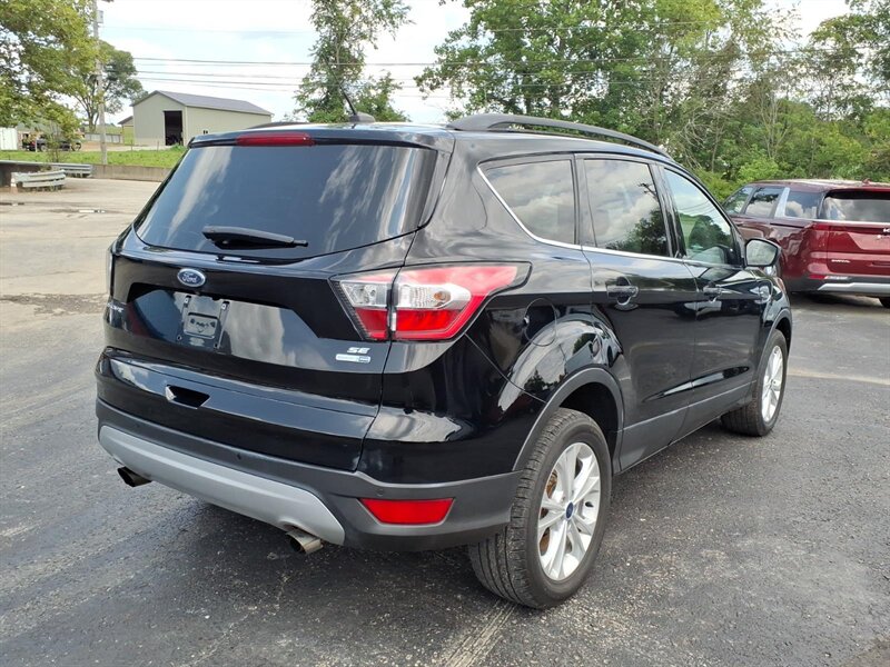 2017 Ford Escape SE - Photo 5 - Carmichaels, PA 15320