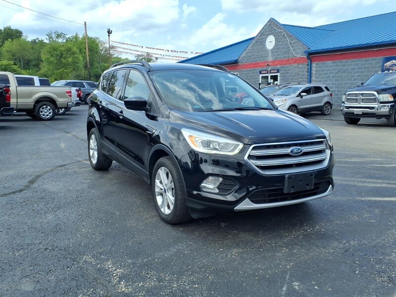 2017 Ford Escape SE - Photo 2 - Carmichaels, PA 15320