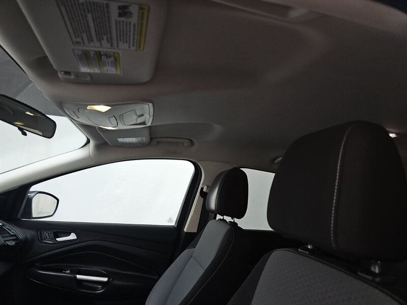 2017 Ford Escape SE - Photo 10 - Carmichaels, PA 15320