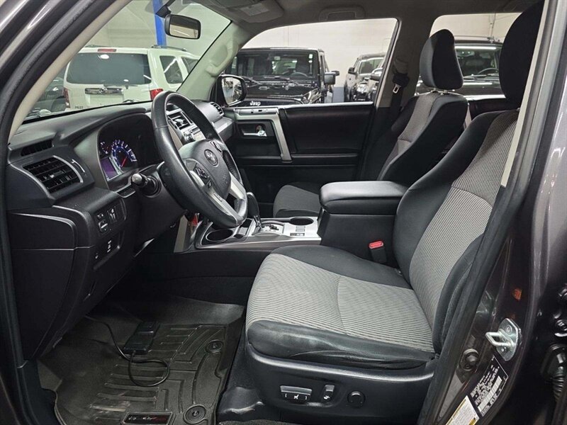 2016 Toyota 4Runner SR5 - Photo 6 - Carmichaels, PA 15320