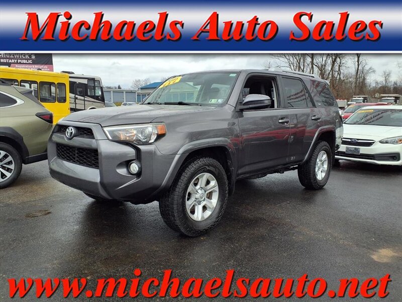 2016 Toyota 4Runner SR5's photo