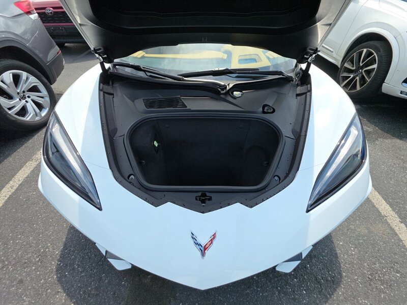 2020 Chevrolet Corvette Stingray - Photo 9 - Carmichaels, PA 15320
