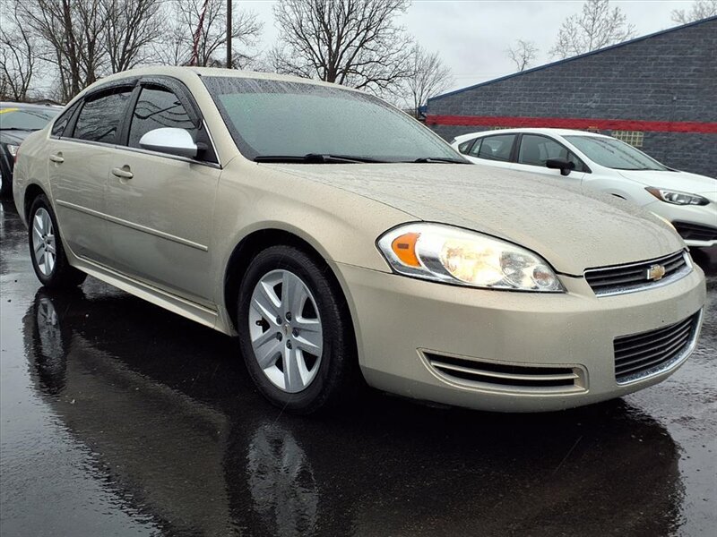 2011 Chevrolet Impala LS - Photo 4 - Carmichaels, PA 15320