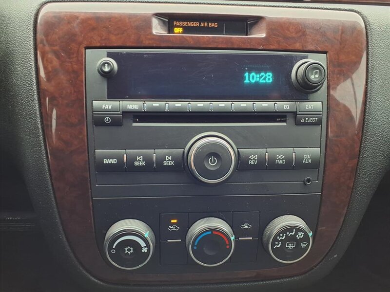 2011 Chevrolet Impala LS - Photo 10 - Carmichaels, PA 15320