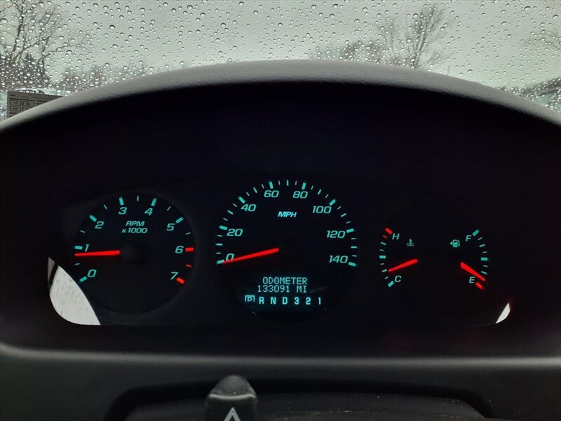 2011 Chevrolet Impala LS - Photo 15 - Carmichaels, PA 15320