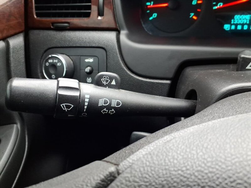 2011 Chevrolet Impala LS - Photo 13 - Carmichaels, PA 15320