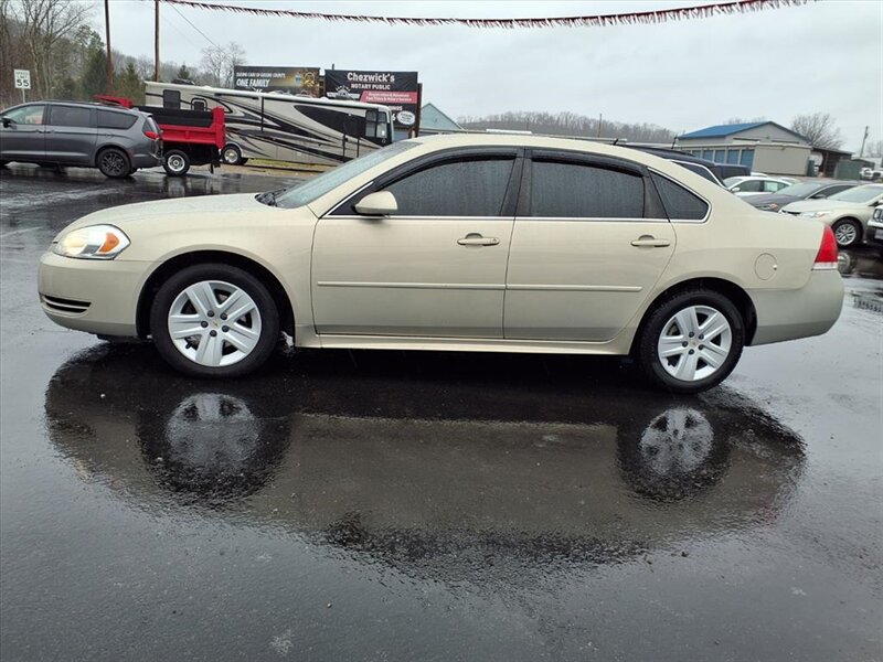 2011 Chevrolet Impala LS - Photo 2 - Carmichaels, PA 15320