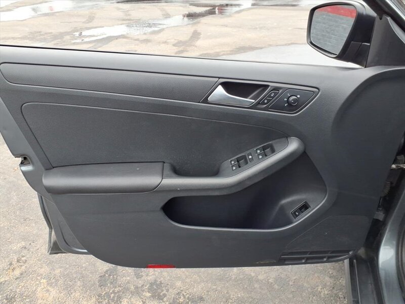 2015 Volkswagen Jetta S - Photo 10 - Carmichaels, PA 15320