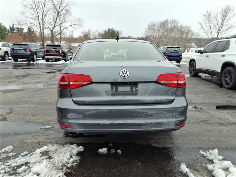 2015 Volkswagen Jetta S - Photo 4 - Carmichaels, PA 15320