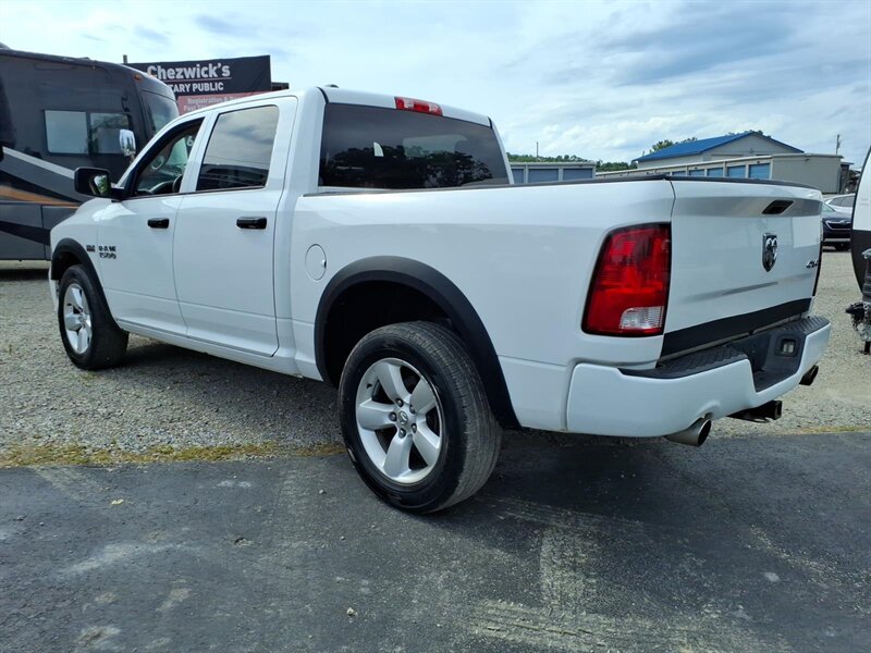 2015 RAM 1500 Express - Photo 4 - Carmichaels, PA 15320