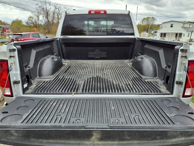 2018 RAM 1500 SLT - Photo 17 - Carmichaels, PA 15320