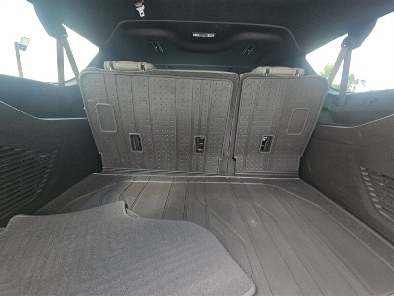 2022 Chevrolet Suburban Z71 - Photo 9 - Carmichaels, PA 15320