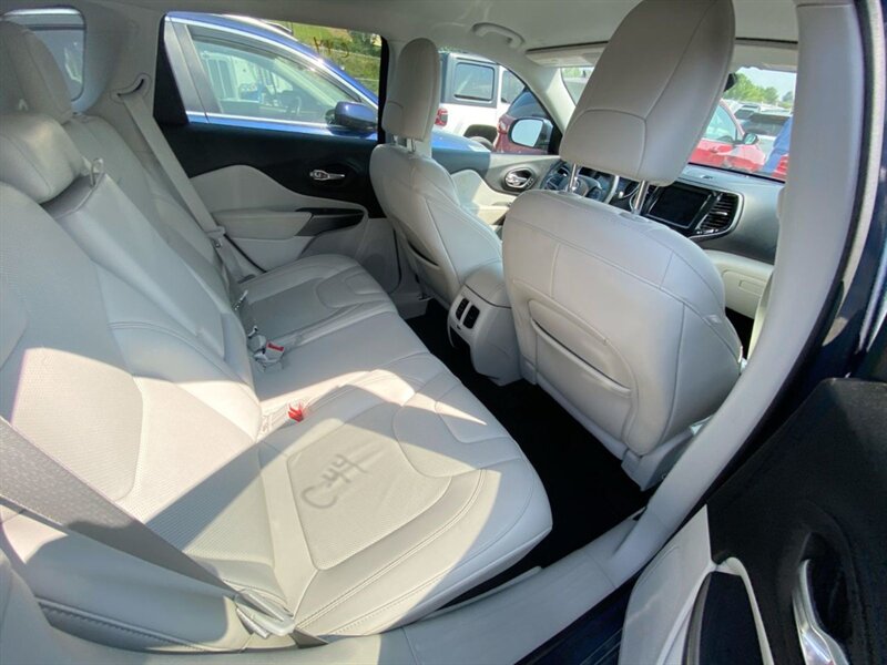 2020 Jeep Cherokee Limited - Photo 2 - Carmichaels, PA 15320
