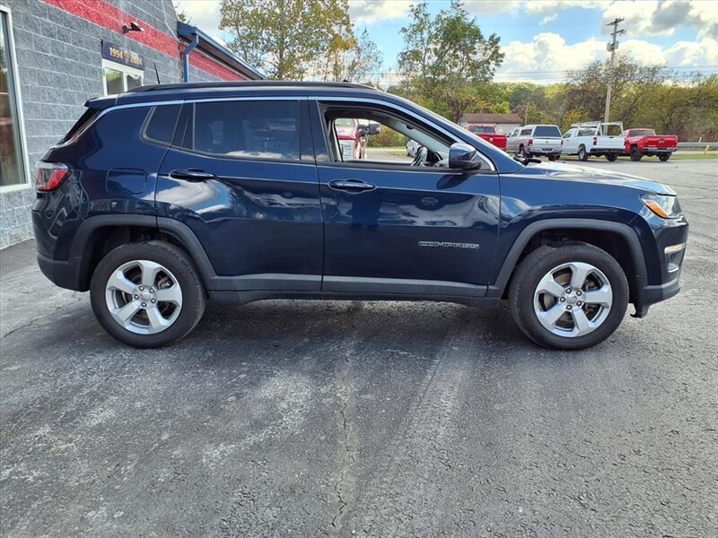 2018 Jeep Compass Latitude   - Photo 3 - Carmichaels, PA 15320