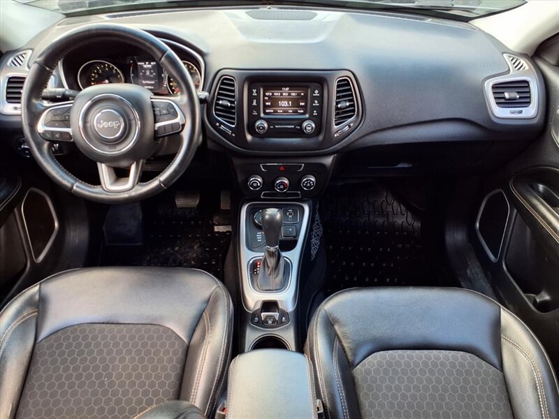 2018 Jeep Compass Latitude   - Photo 10 - Carmichaels, PA 15320