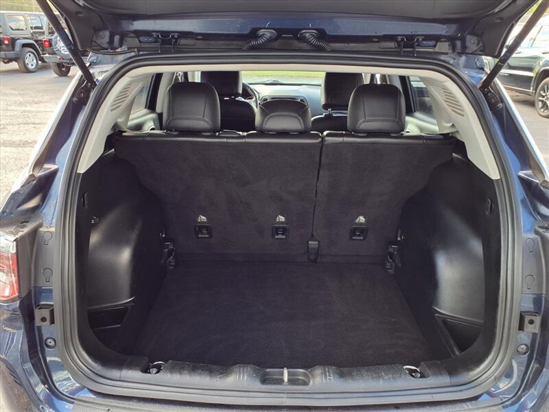 2018 Jeep Compass Latitude   - Photo 9 - Carmichaels, PA 15320