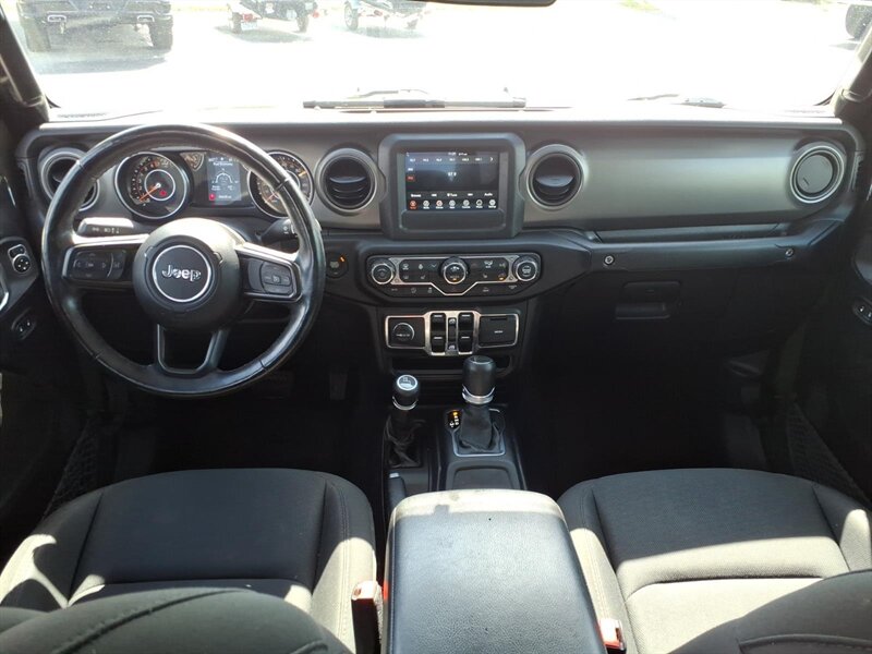 2022 Jeep Gladiator Willys - Photo 12 - Carmichaels, PA 15320