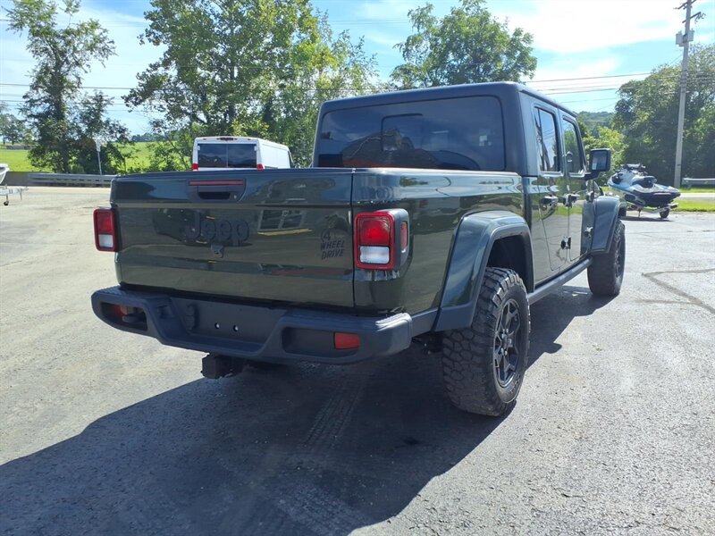 2022 Jeep Gladiator Willys - Photo 5 - Carmichaels, PA 15320