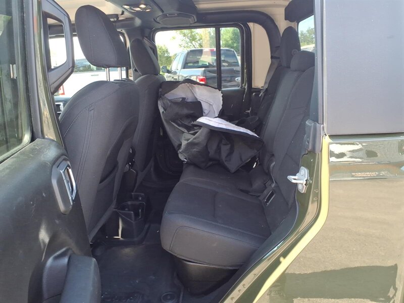 2022 Jeep Gladiator Willys - Photo 11 - Carmichaels, PA 15320