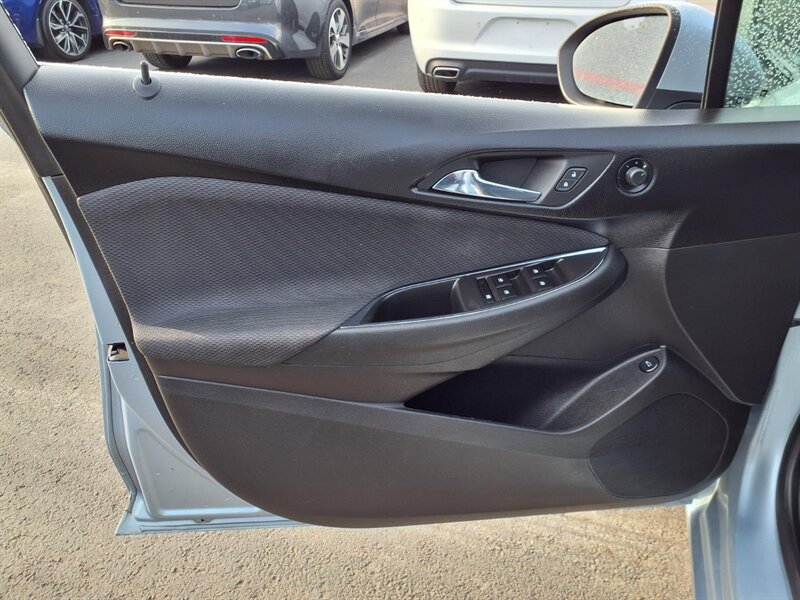 2017 Chevrolet Cruze LS Manual - Photo 5 - Carmichaels, PA 15320