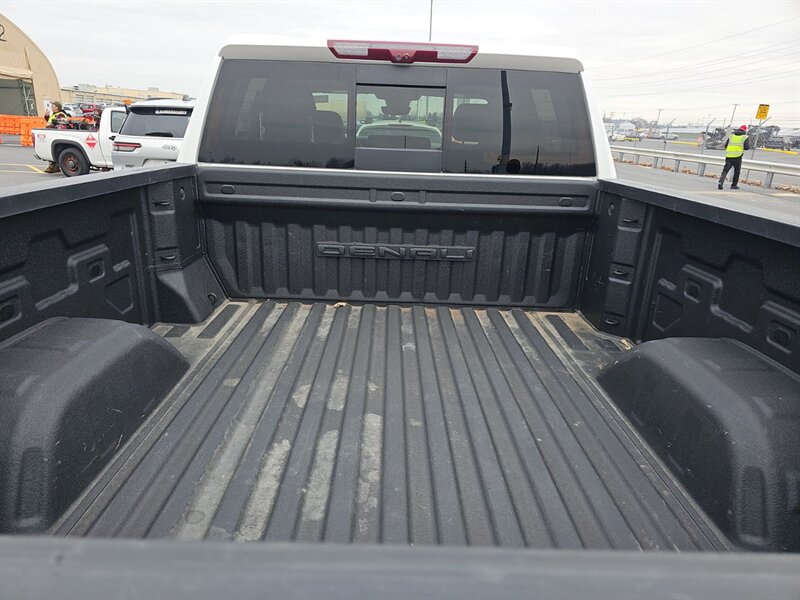 2022 GMC Sierra 1500 Denali - Photo 11 - Carmichaels, PA 15320