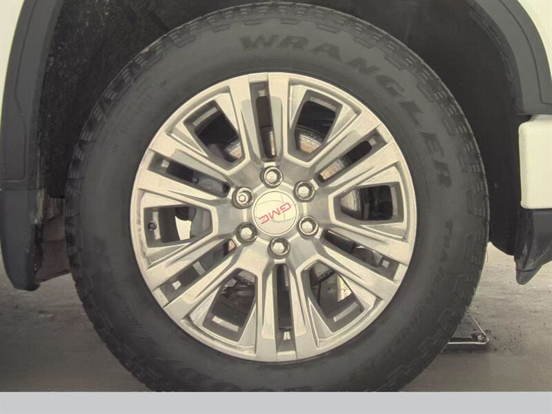 2022 GMC Sierra 1500 Denali - Photo 9 - Carmichaels, PA 15320