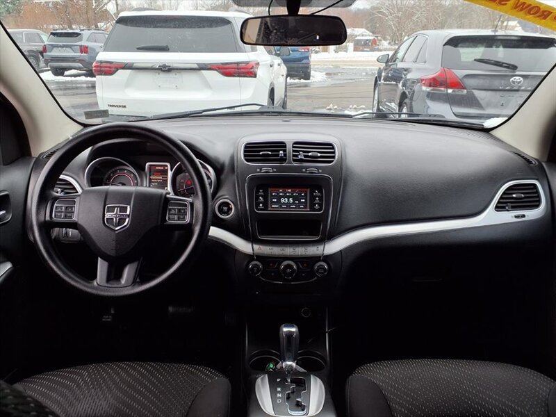 2015 Dodge Journey SXT - Photo 8 - Carmichaels, PA 15320