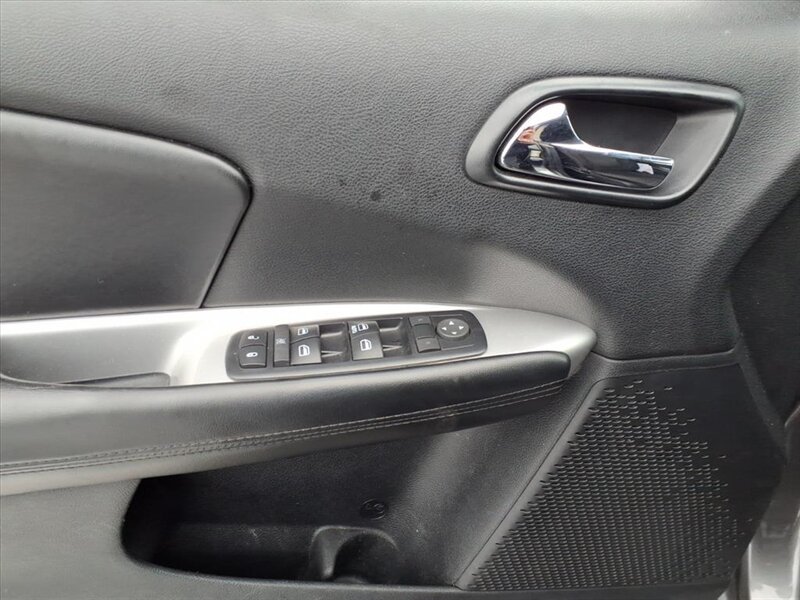 2015 Dodge Journey SXT - Photo 10 - Carmichaels, PA 15320