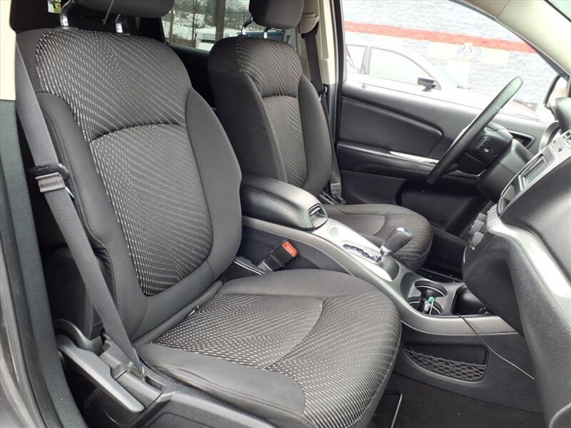 2015 Dodge Journey SXT - Photo 5 - Carmichaels, PA 15320