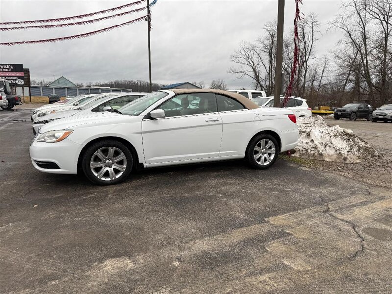2012 Chrysler 200 Touring  