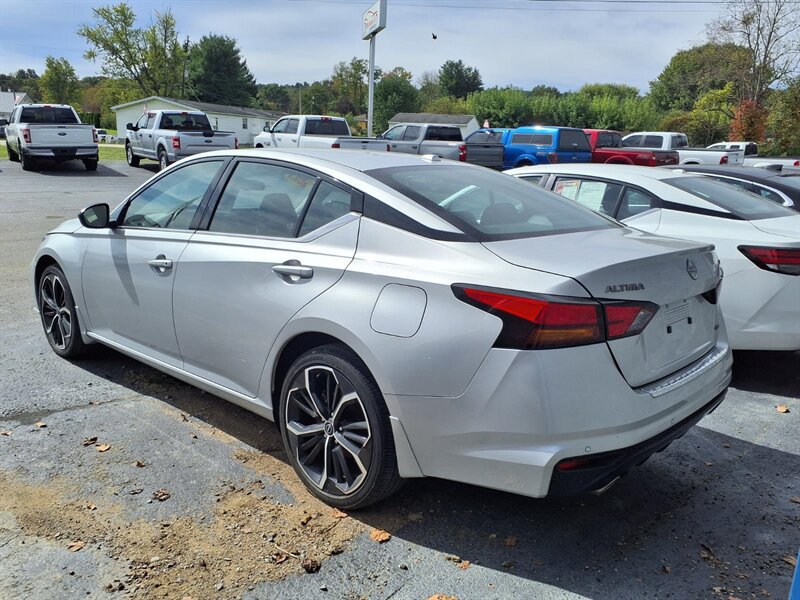 2023 Nissan Altima 2.5 SR - Photo 5 - Carmichaels, PA 15320