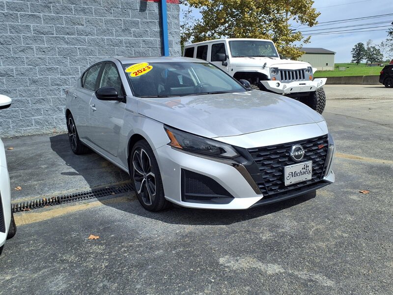 2023 Nissan Altima 2.5 SR  