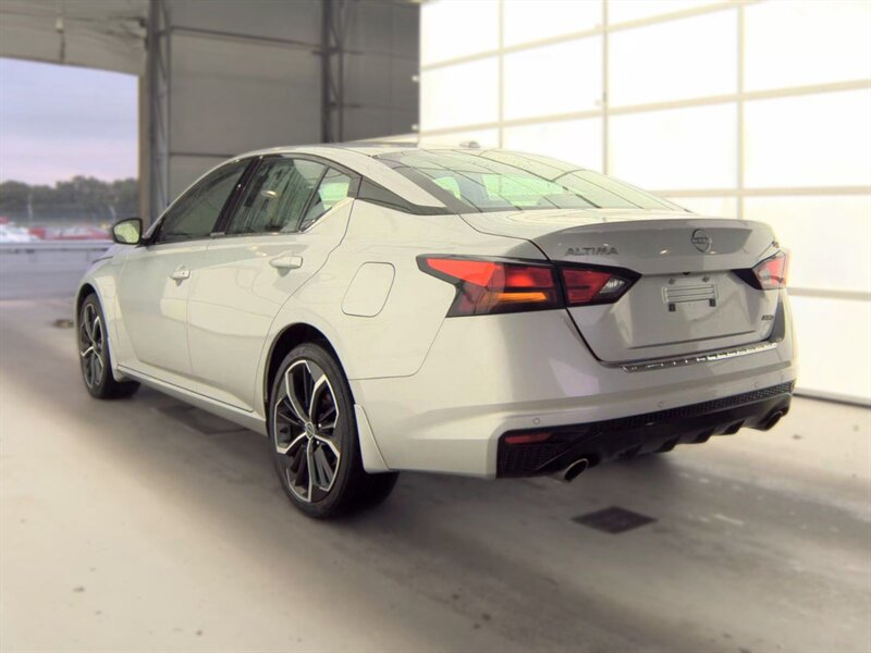 2023 Nissan Altima 2.5 SR - Photo 3 - Carmichaels, PA 15320