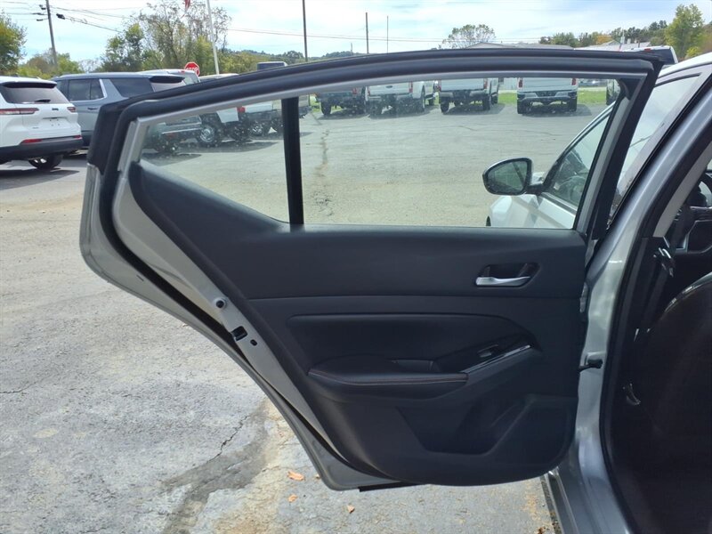 2023 Nissan Altima 2.5 SR - Photo 10 - Carmichaels, PA 15320